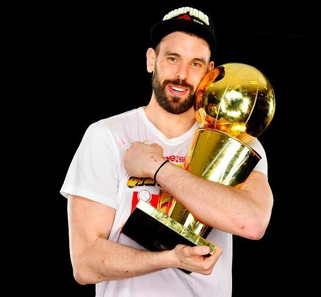 包含猛龙胜灰熊，卫冕冠军势不可挡的词条