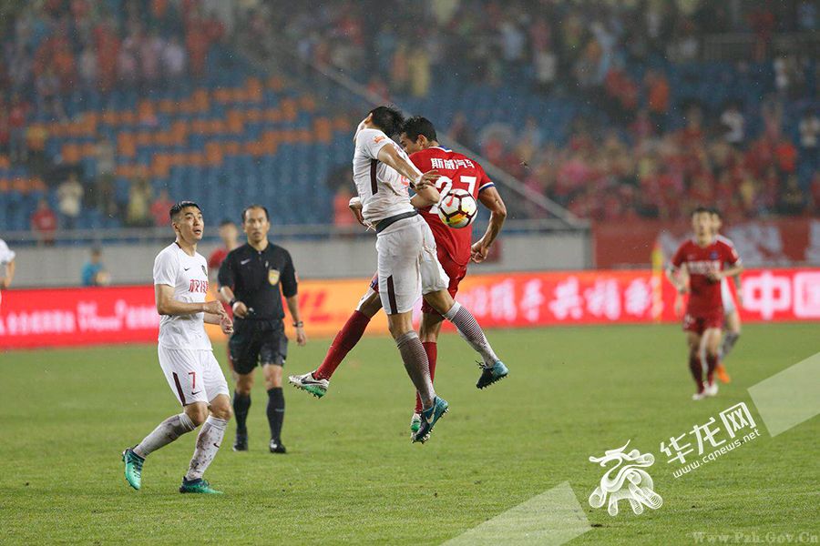 重庆斯威主场大胜，提升排名的简单介绍