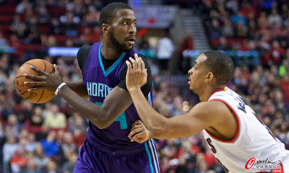 开拓者擒黄蜂大胜活塞