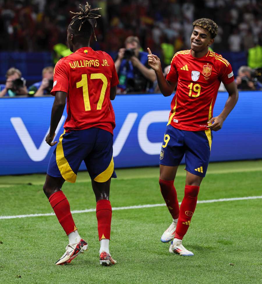 开云体育视频-关于欧洲足坛胜者为王，赛场上战意盎然的信息